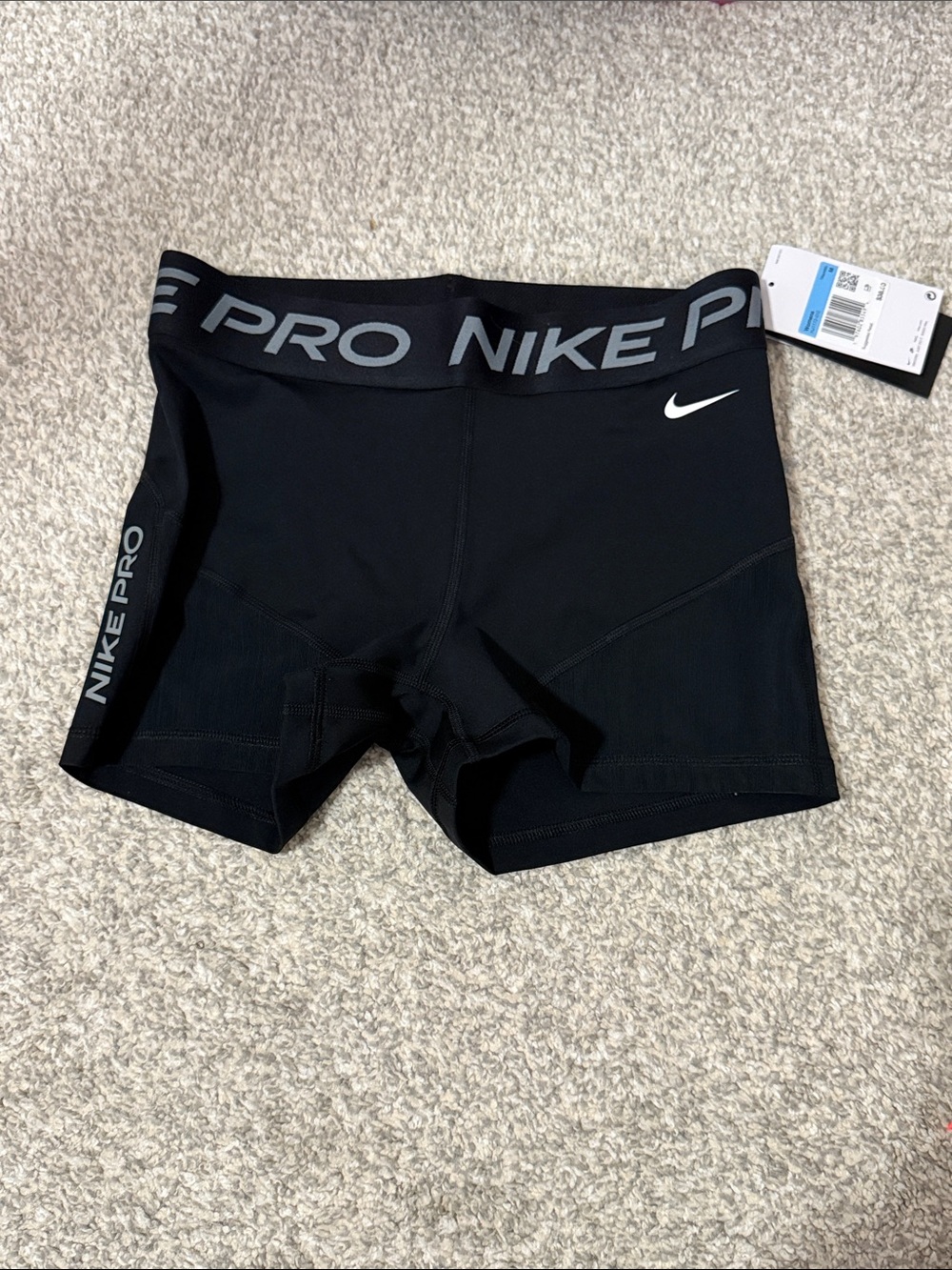 NWT Nike Women’s Mid Rise 3IN Nike Pro Shorts